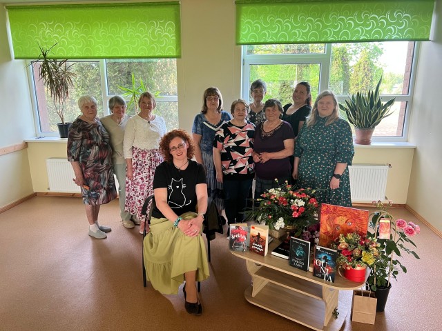 Lasītāju klubiņš "Vārdotājas" un rakstniece Gunita Lagzdiņa